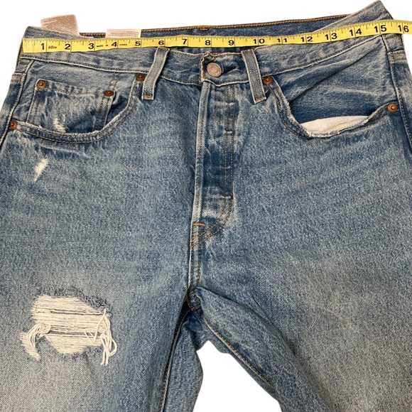 Levi’s 501 Light Wash Distressed Cropped Jeans Women’s 30x28 Straight Leg Denim - Picture 8 of 9